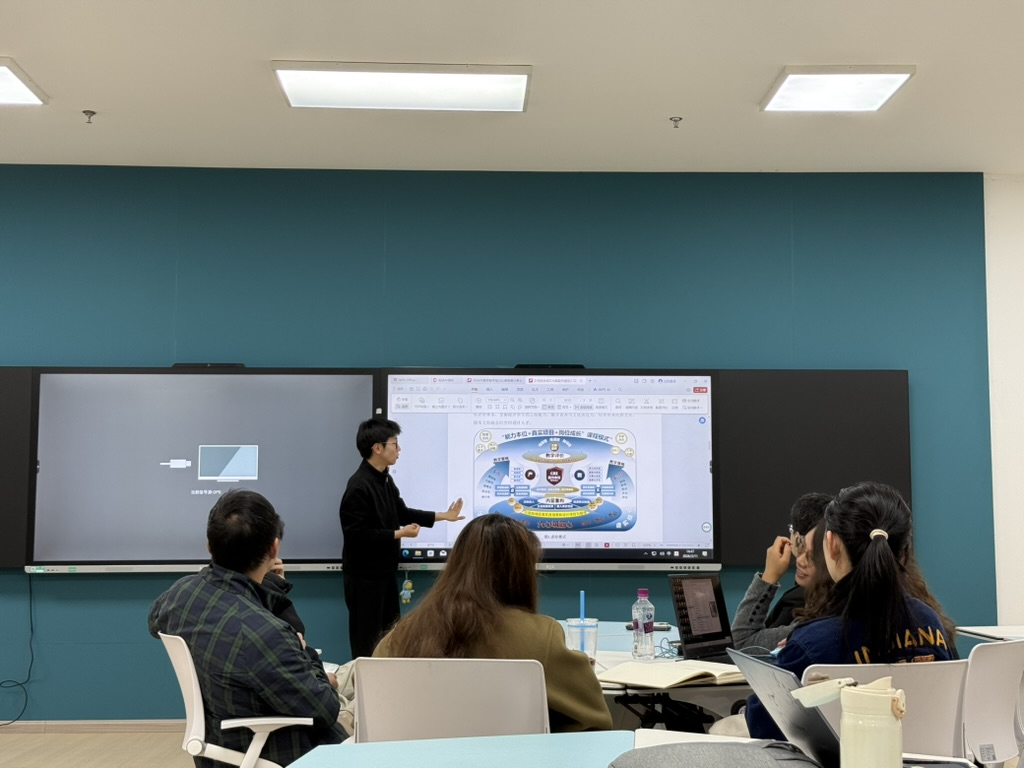 云安农文旅产业学院开展专题教研活动——设计与管理教学团队